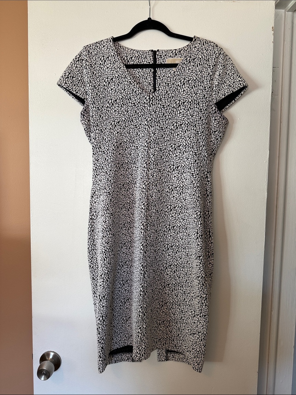 Michael Kors Black & White Animal Printed Cap-Sleeve Midi Dress